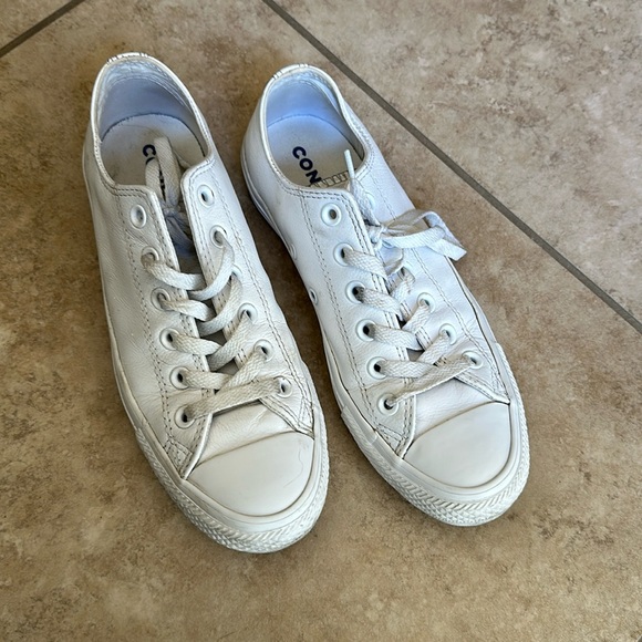 White leather converse - Picture 1 of 3